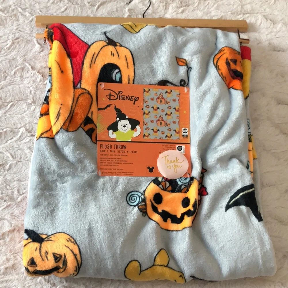 Disney Halloween WINNIE The POOH Plush Throw